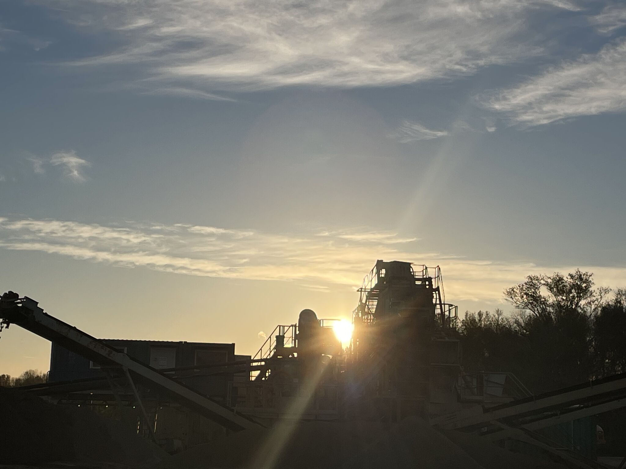 Lever de soleil à la sablière de Bompas