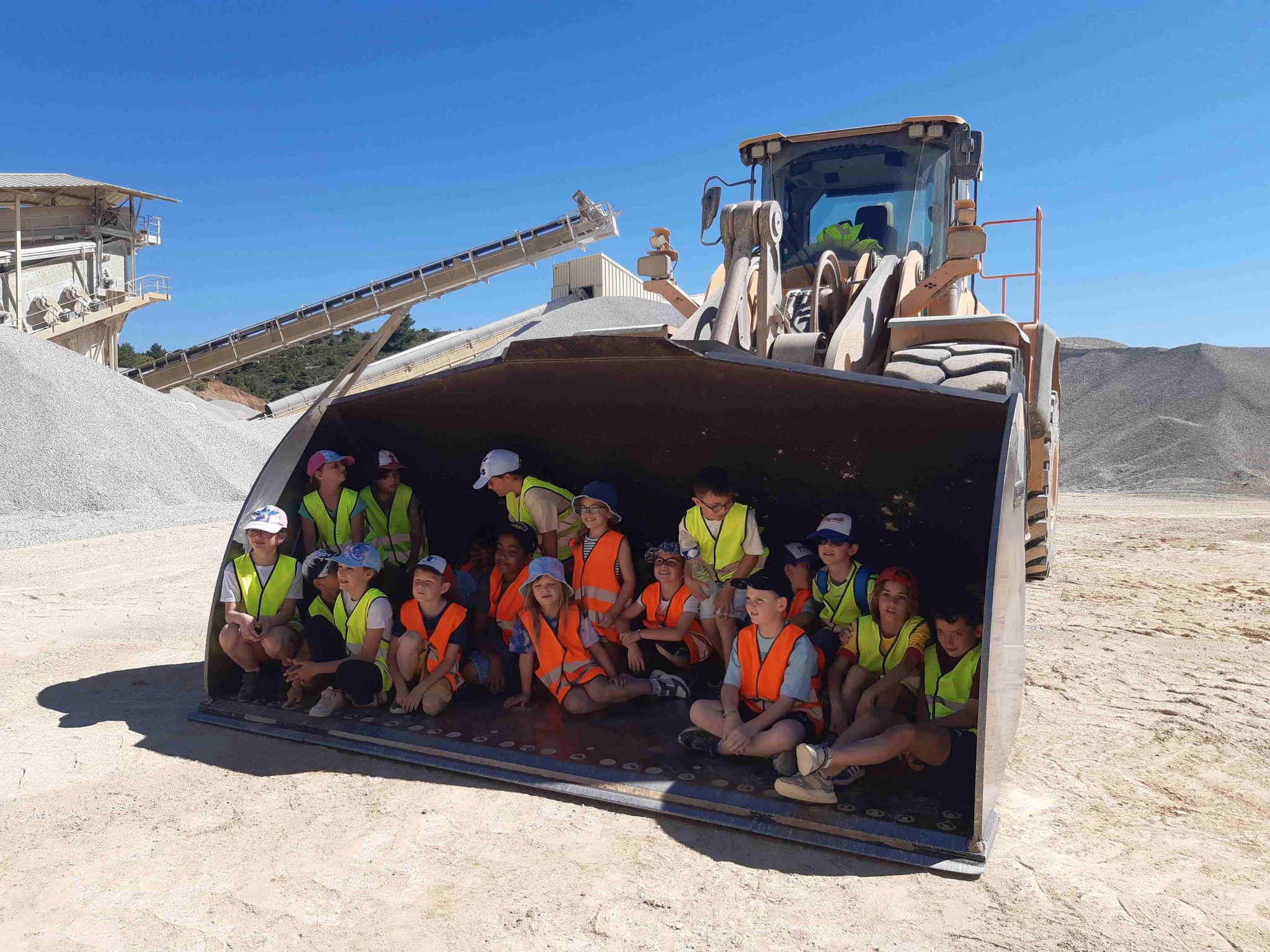 Visite pédagogique d’une carrière à Salses avec les élèves d’Opoul-Périllos