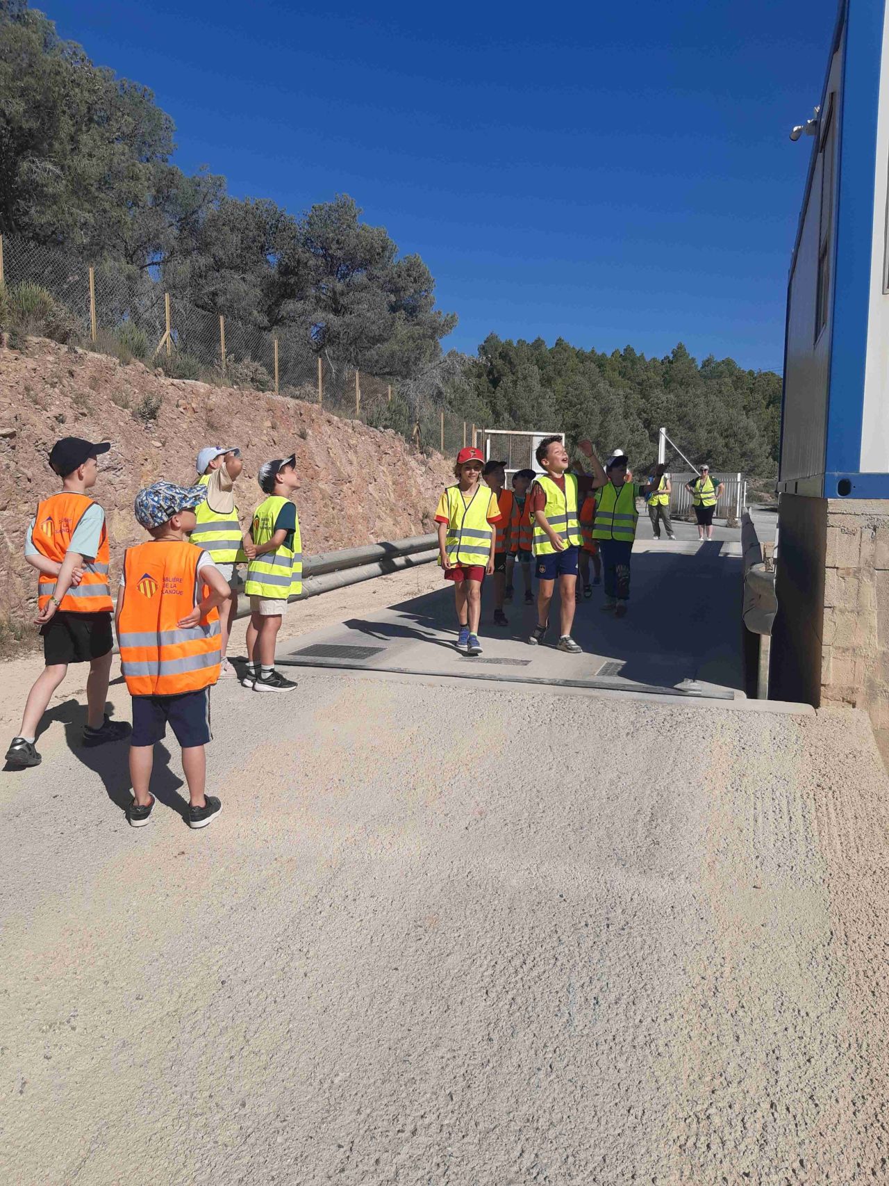 Visite pédagogique d’une carrière à Salses avec les élèves d’Opoul-Périllos